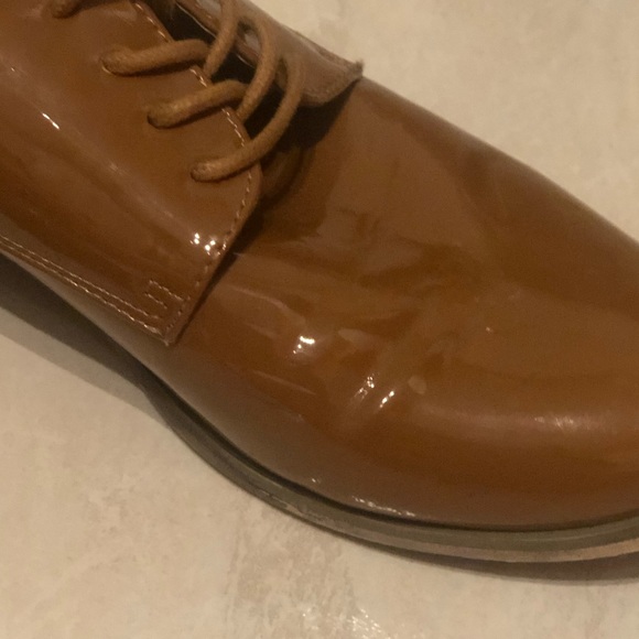 Cooperative pleather oxfords - Picture 5 of 5